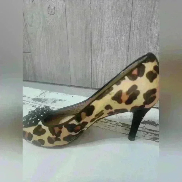 Antonio Melani Cheetah fur heels. Size 6.5. - Picture 5 of 12
